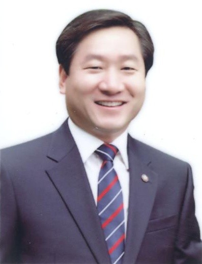 ▲ 유정복 새누리당 의원은 18일 한국청년유권자연맹과 공동으로 '2030 청년세대 정치세력화를 위한 대안과 전망'이라는 주제로 토론회를 연다. ⓒ 뉴데일리