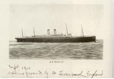 ▲ 이승만이 박사학위를 받고 1910년 귀국할 때 뉴욕에서 승선한 여객선 발틱호. 사진 아래의 글씨는 이승만의 친필이다.