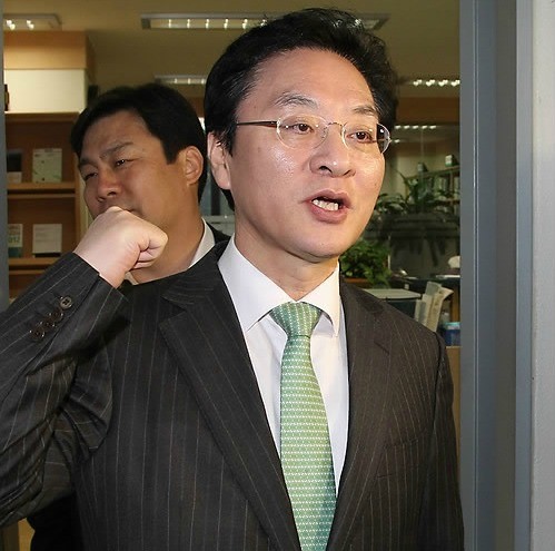 ▲ 정두언 새누리당 의원은 23일 박근혜 전 비상대책위원장이 ‘완전국민경선제(오픈프라이머리)’ 도입에 부정적인 견해를 보이는데 대해 “너무 여유가 없어 보인다”고 비판했다. ⓒ 연합뉴스