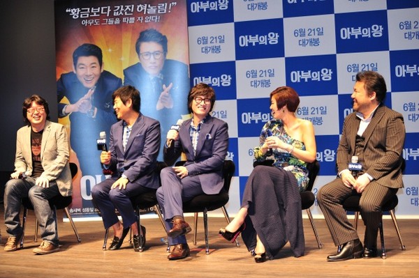 ▲ 왼쪽부터 감독 정승구, 성동일, 송새벽, 김성령, 고창석.