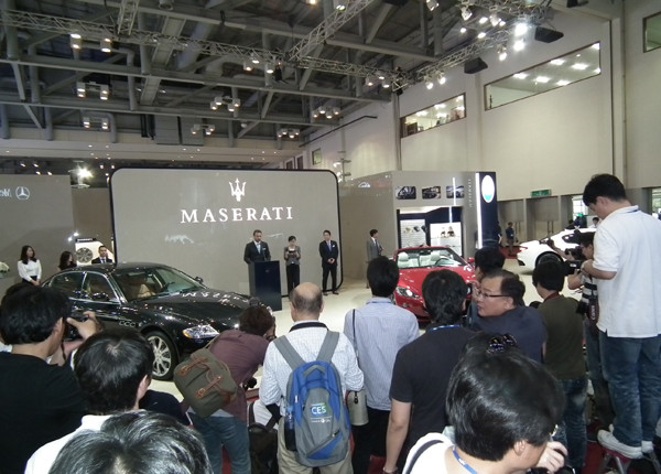 ▲ 마세라티의 언론 프레젠테이션 모습. 100여 명이 넘는 사람들이 몰렸다. 마세라티 측도 