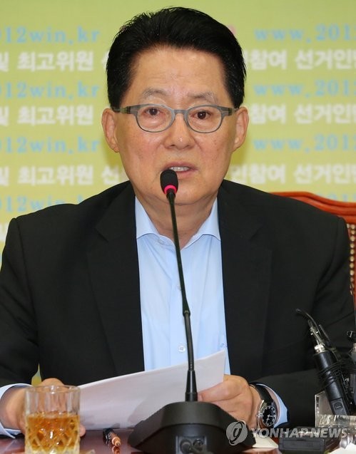 ▲ 민주통합당 박지원 비대위원장이 29일 국회에서 열린 원내대책회의에서 "새누리당 박근혜 전 비대위원장의 자문그룹 7인회가 엄연히 있고 언론에 보도되는데 '처음 듣는 얘기다'라고 하니 그분의 진실성에 대해 의심하지 않을 수 없다"고 발언하고 있다. 2012. 5. 29 ⓒ 연합뉴스