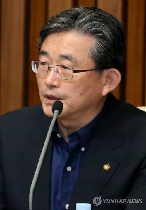 ▲ 새누리당 이한구 원내대표가 30일 국회에서 열린 원내대책회의에서 '국회의원 연금개혁'을 약속했다. ⓒ 연합뉴스