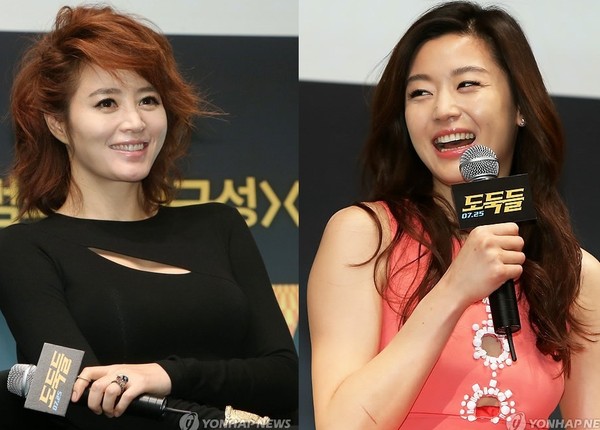 ▲ 12일 오전 서울 중구 소공동에서 열린 영화 '도둑들(감독 최동훈)' 제작보고회에 참석한 김혜수, 전지현이 제작발표회에 참석했다. ⓒ 연합뉴스