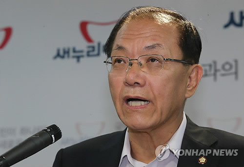 ▲ 새누리당 황우여 대표가 17일 당사 기자실에서 유럽발 경제위기와 관련, 