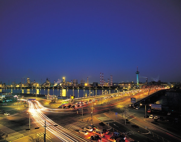 ▲ ⓒ 형산교 앞 제철소 전경.