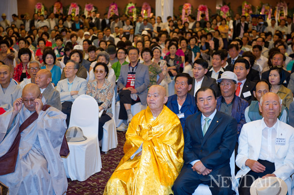 ▲ 20일 오후 박근혜 새누리당 전 비대위원장을 지지하는 '무궁화사랑운동본부'의 창립 6주년 행사에 몰린 인파. ⓒ 정상윤 기자