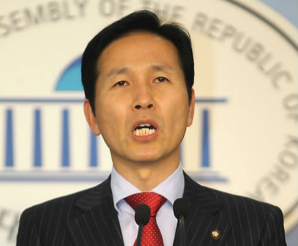 ▲ 금품살포-뇌물수수 혐의로 구속기소된 민주통합당 우제창 전 의원 ⓒ연합뉴스