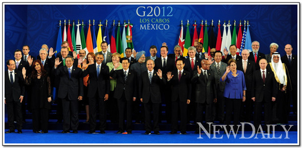 ▲ 2012 멕시코 G20 정상회의에 참석한 이명박 대통령이 각국 정상들과 기념촬영을 하고 있다. ⓒ 청와대