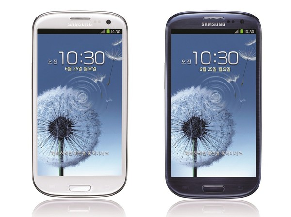 ▲ ⓒ갤럭시S3 마블화이트와 페블블루.