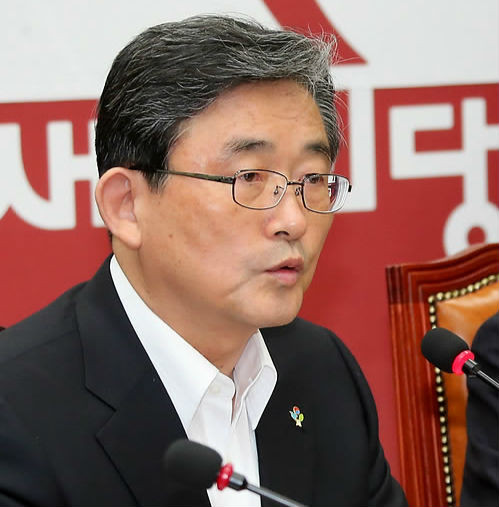 ▲ 25일 국회에서 열린 새누리당 최고위원회의에 참석한 이한구 원내대표가 민주통합당에 조건 없는 개원을 촉구하고 있다. ⓒ연합뉴스