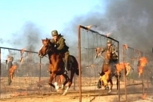 ▲ 북한 내무군의 훈련장면으로 알려진 장면. 내무군은 주민들에게 공포의 대상이다. 내무군은 얼룩무늬 군복을 입는다고 알려져 있다..