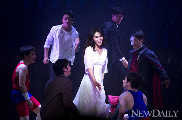 ▲ 뮤지컬 '형제는 용감했다' 신비한 여인 오로라ⓒ양호상 기자