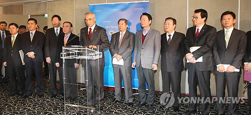 ▲ 지난 2월 21일 승부조작 근절대책을 발표하고 있는 최광식 문화체육관광부 장관과 체육계 인사들의 모습.ⓒ 사진 연합뉴스