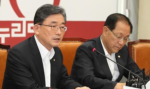 ▲ 새누리당 이한구 원내대표가 2일 오전 국회에서 열린 새누리당 최고위원회의에서 인천공항 지분매각 등과 관련해 입장을 밝히고 있다. ⓒ 연합뉴스