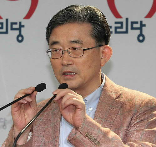 ▲ 새누리당 이한구 원내대표가 1일 여의도 당사에서 기자회견을 갖고 있다. 이날 이한구 원내대표는 민주통합당 이해찬 대표가 국무총리 해임을 요구한 것과 관련 