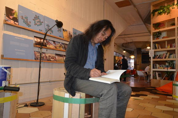 ▲ 중국의 10대 작가 중 한명인 시인 양리안