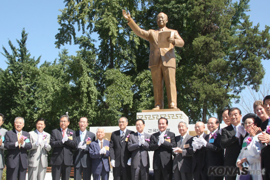 ▲ 서울 중구 장충단 자유총연맹 광장에 세워진 이승만 건국 대통령 동상.ⓒ