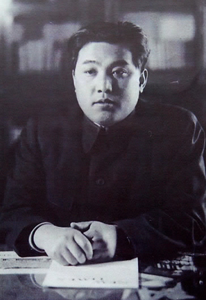 ▲ 젊은 시절의 김일성. 스탈린은 똑똑한 박헌영을 제끼고 꼭둑각시 노릇에  알맞은 김일성을 택했다.