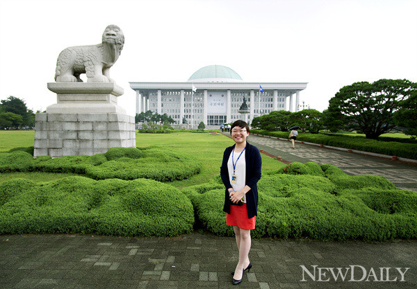 ▲ 대학원에서 노동법을 전공한 김 비서는 향후 최저임금을 현실화할 수 있는 법을 만들고 싶다고 밝혔다.   ⓒ 양호상 기자