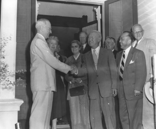 ▲ 1954년 8월 미국을 공식방문한 이승만대통령 내외가 은퇴한 트루먼 대통령을 미주리 자택으로 찾아가 고마움을 표시했다.(trumanlibrary.org)