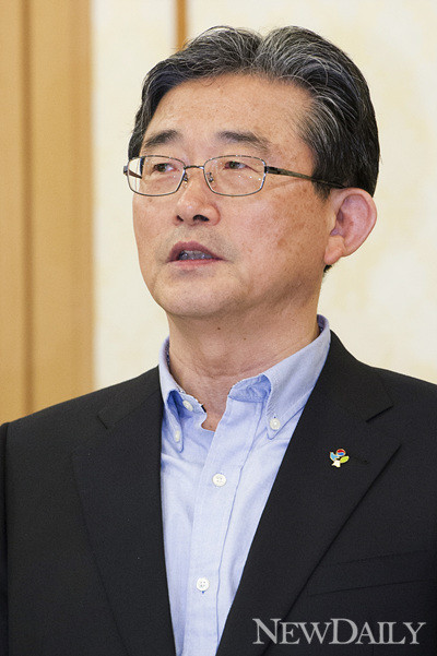 ▲ 15일 새누리당 이한구 원내대표의 거취가 중대기로에 섰다. ⓒ 뉴데일리