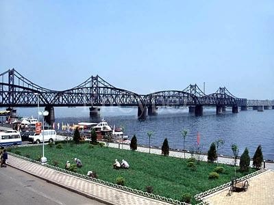 ▲ 신의주와 단둥을 잇는 압록강 철교.