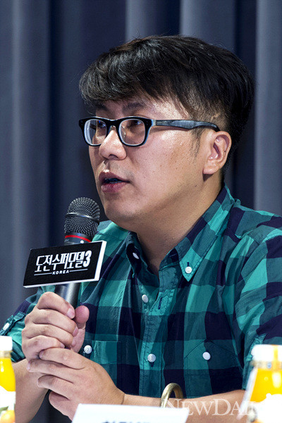 ▲ '도전수퍼모델코리아3' 제작발표회에서 인터뷰 하는 양송철PDⓒ양호상기자