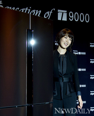 ▲ 삼성 지펠 T9000 런칭 쇼에 참석한 박찬호 부인 요리연구가 박리혜ⓒ양호상기자