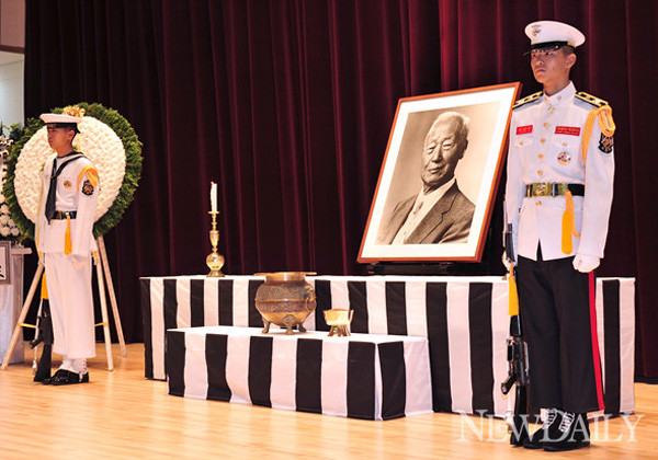 ▲ 대한민국과 상해임시정부의 초대 대통령 이승만 박사 영정. 좌익들이 왜 그를 비난하는지 생각해봐야 한다.