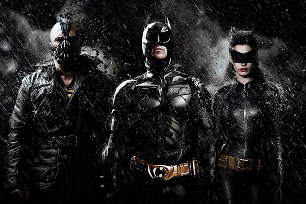 ▲ 영화 '다크나이트 라이즈'의 등장인물. 왼쪽부터 악당인 '베인', 주인공 '배트맨', 조연인 '캣우먼'이다. 미국 사회는 이들이 현실로 나타나는 걸 원하지는 않을 것이다.