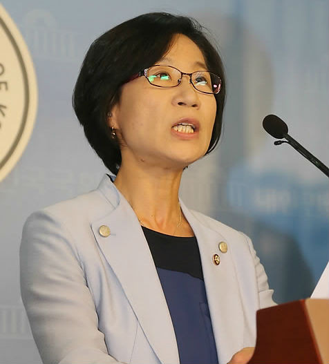▲ 통합진보당 이석기-김재연 의원에 대한 제명안 표결에서 무효표를 던진 김제남 의원이 27일 오후 국회 정론관에서 무효표를 던진 이유에 대해 말하고 있다. ⓒ연합뉴스