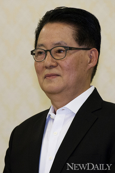 ▲ 저축은행으로부터 금품을 수수한 혐의를 받고 있는 민주통합당 박지원(70) 원내대표가 31일 검찰에 자진 출두했다.  ⓒ 뉴데일리