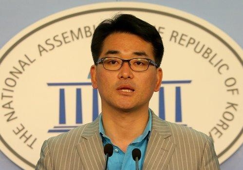 ▲ 민주통합당 박용진 대변인은 2일 새누리당의 공천헌금 파동에 대해 "박근혜 전 위원장이 몰랐을 리 없다"고 했다. 자료사진. ⓒ 연합뉴스