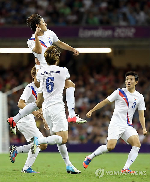 ▲ 5일 영국 카디프의 밀레니엄 스타디움에서 열린 2012 런던올림픽 남자축구 8강전 대한민국과 영국의 경기에서 지동원이 첫 골을 넣고 기뻐하고 있다.  ⓒ 연합뉴스