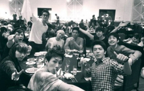 ▲ 슈퍼주니어의 뒤풀이 현장ⓒ동해 트위터