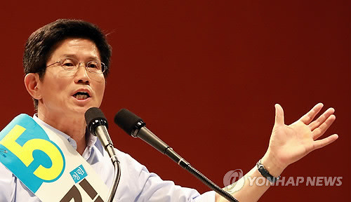 ▲ 6일 오전 방이동 올림픽 체조경기장에서 열린 새누리당 대선경선 후보 서울 합동연설회에서 김문수 후보가 정견 발표를 하고 있다. 2012.8.6 ⓒ 연합뉴스(자료사진)