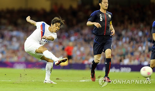 ▲ 10일 오후(현지시간) 영국 카디프의 밀레니엄스타디움에서 열린 2012 런던올림픽 남자축구 3,4위전 대한민국과 일본의 경기에서 박주영이 첫 골을 넣고 있다.  ⓒ 연합뉴스