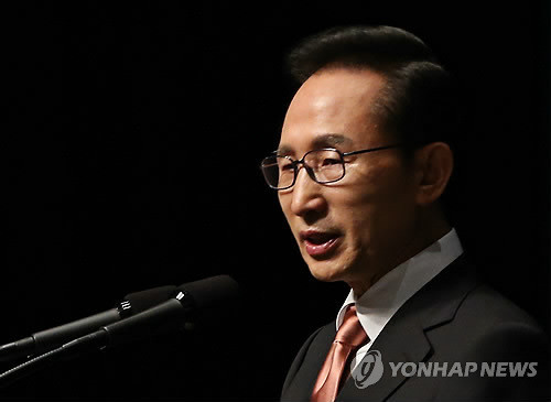 ▲ 이명박 대통령이 15일 서울 세종문화회관에서 열린 제67주년 광복절 경축식에서 경축사하고 있다. ⓒ 연합뉴스