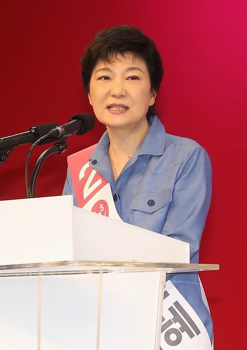 ▲ 새누리당 대선 경선 주자인 박근혜 후보가 16일 오후 인천삼산월드체육관에서 열린 '인천 합동연설회'에서 정견발표를 하고 있다.  ⓒ 연합뉴스