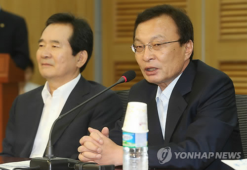 ▲ 민주통합당 이해찬 대표가 22일 오전 국회 의원회관에서 열린 '경제민주화와 복지국가 연구회' 창립총회에 참석해 축사를 하고 있다. 2012.8.22 ⓒ 연합뉴스(자료사진)