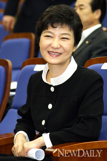 ▲ 박근혜 후보는 경제민주화실천모임에서 추진하고 있는 금산분리 강화에 대해서도 긍정적인 입장을 보였다. ⓒ 양호상 기자