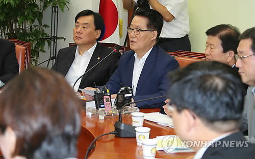 ▲ 민주통합당 박지원 원내대표가 28일 국회에서 열린 원내대책회의에서 발언하고 있다. 2012. 8. 28 ⓒ 연합뉴스