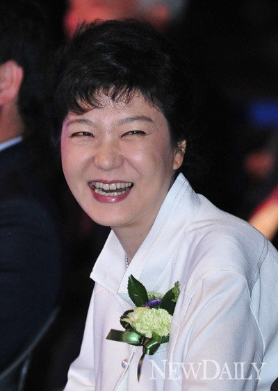 ▲ 새누리당 박근혜 대통령 후보와 원조 비박(非朴·비박근혜) 진영의 갈등의 골이 깊어지고 있다. ⓒ 정상윤 기자