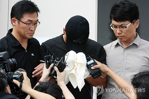 ▲ 2일 오후 광주지방법원에서 열린 영장실질심사를 마치고 나오는 피의자 고종석의 모습.ⓒ 사진 연합뉴스