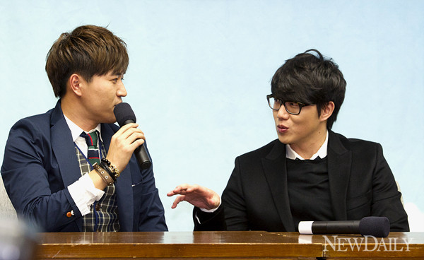 ▲ 지난 2월 1박2일 시즌 2 기자간담회 당시 김종민과 성시경 ⓒ 양호상 기자