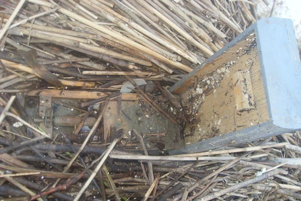 ▲ 빈 상자로 발견된 목함지뢰. 하지만 겉으로 봐서는 비었는지 아닌지 알 수가 없다.