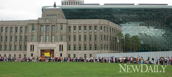 ▲ 배추키우는 방법을 설명하는 서규용 농림부 장관 ⓒ정상윤