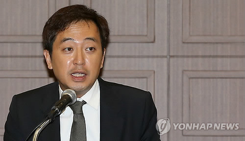 ▲ 안철수 서울대 융합과학기술대학원장의 측근인 금태섭 변호사가 6일 오후 서울 중구 프레스센터에서 기자들의 질문에 답변하고 있다. 2012.9.6 ⓒ 연합뉴스