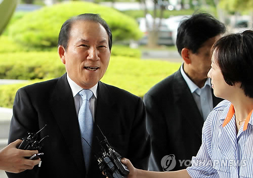 ▲ 민주통합당 박지원 원내대표에게 청탁과 함께 3천만원과 전달했다고 진술한 임건우 전 보해양조 회장 ⓒ연합뉴스